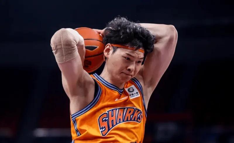 咪咕体育直播-上海95-78战胜广州 球员评价：2人满分，3人及格，6人低迷